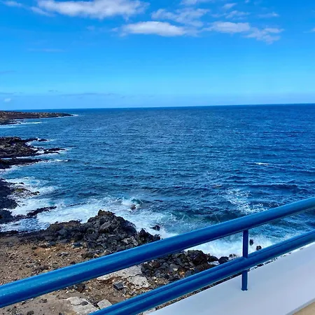 La Mar Loft With Hot Tub Holiday home Puertito de Guimar