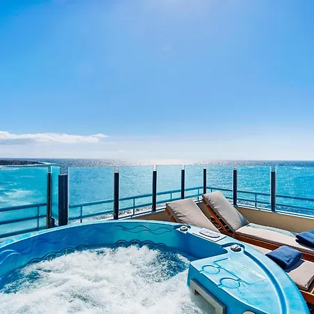 La Mar Loft With Hot Tub Puertito de Guimar
