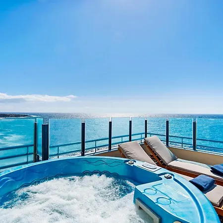 Holiday home La Mar Loft With Hot Tub *