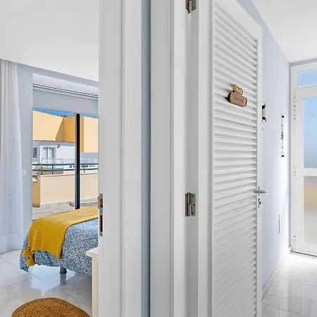 La Mar Loft With Hot Tub * 圭马尔港