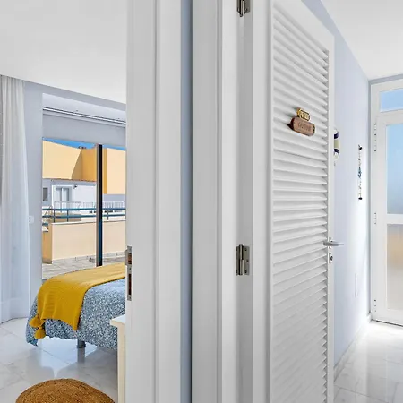 La Mar Loft With Hot Tub 圭马尔港