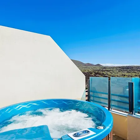La Mar Loft With Hot Tub 別荘 プエルティト・デ・グイマル